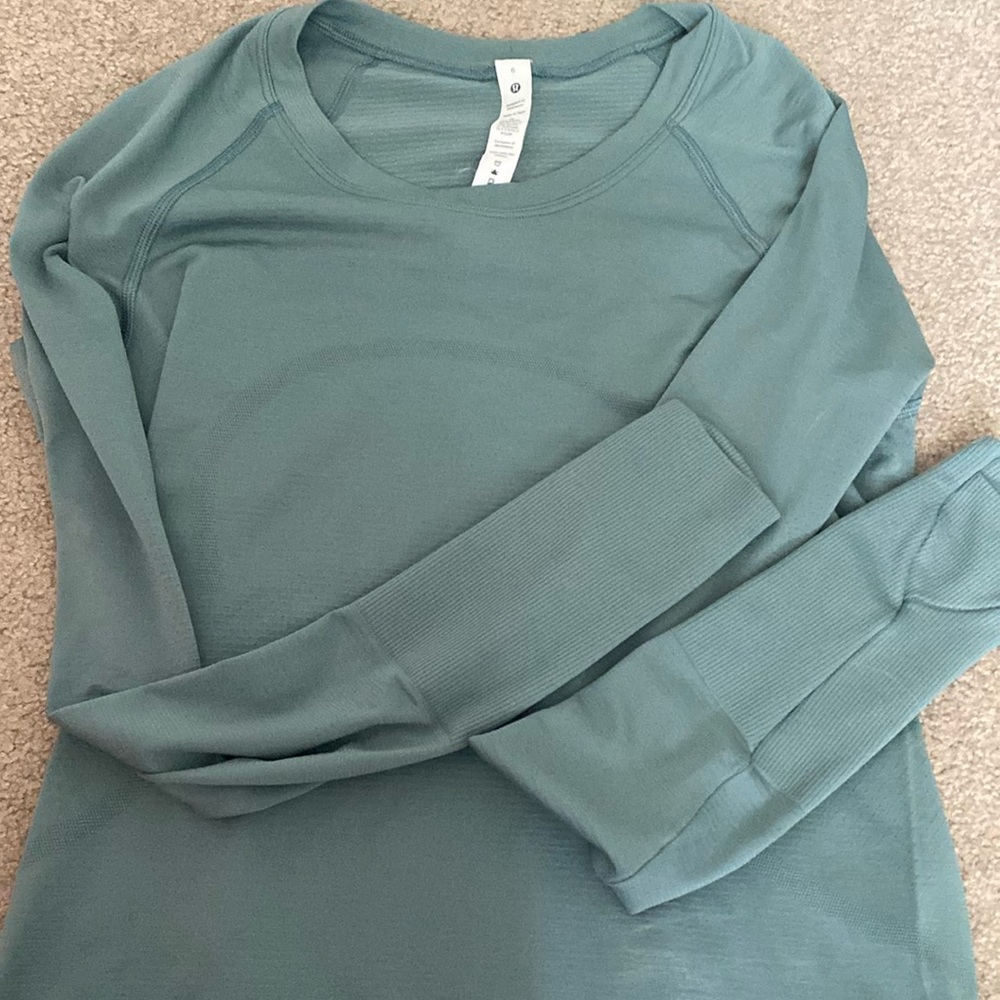 Lululemon swiftly tech long sleeve top